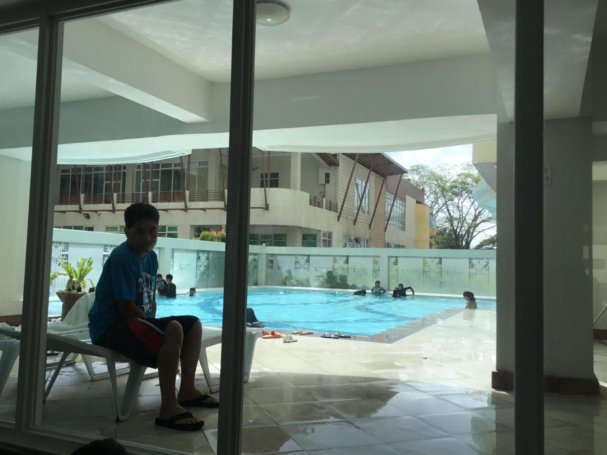 Condo With Free Swimming Pool & Viewing Deck Tagaytay City Bagian luar foto