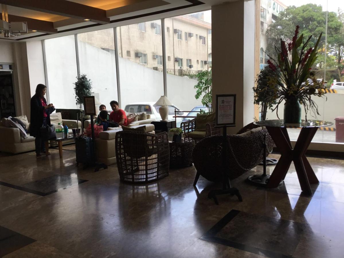 Condo With Free Swimming Pool & Viewing Deck Tagaytay City Bagian luar foto