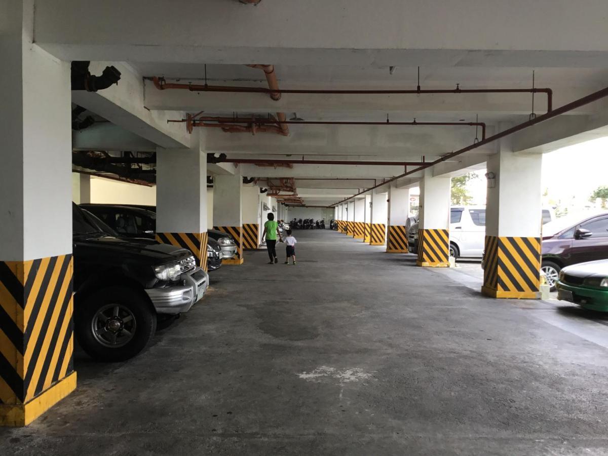 Condo With Free Swimming Pool & Viewing Deck Tagaytay City Bagian luar foto