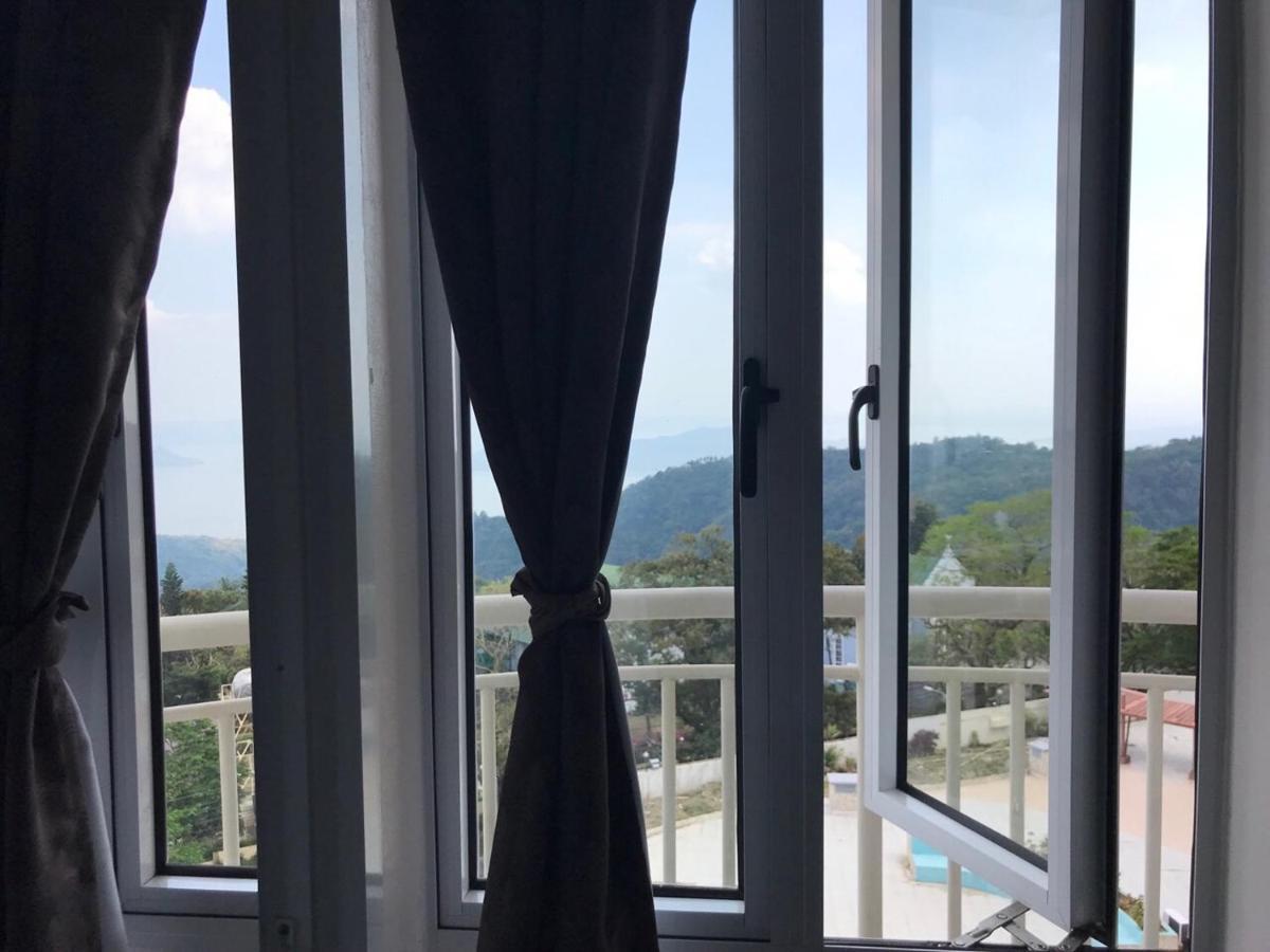 Condo With Free Swimming Pool & Viewing Deck Tagaytay City Bagian luar foto