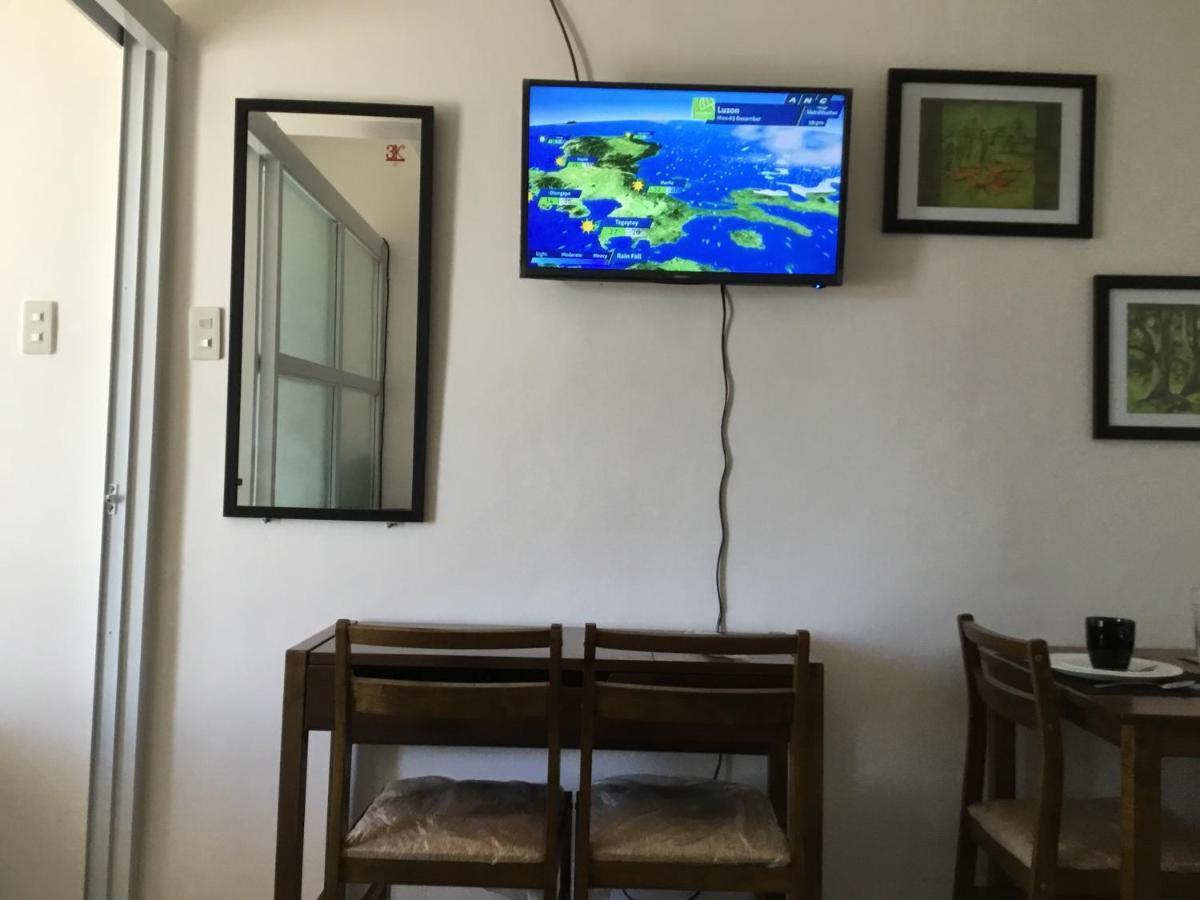 Condo With Free Swimming Pool & Viewing Deck Tagaytay City Bagian luar foto