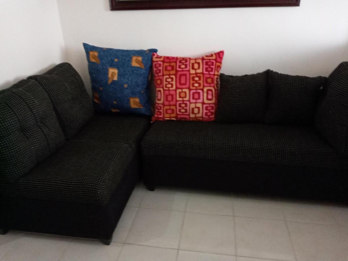 Condo With Free Swimming Pool & Viewing Deck Tagaytay City Bagian luar foto