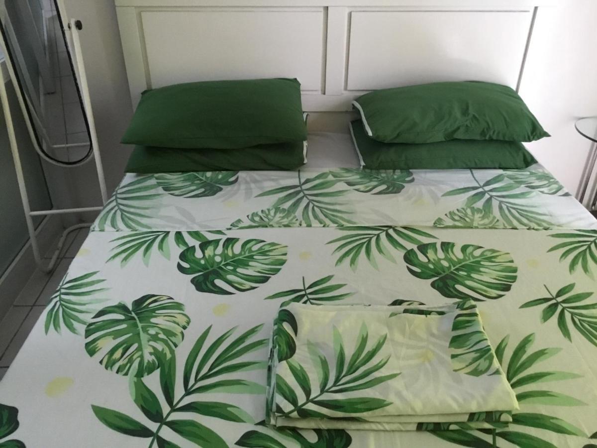 Condo With Free Swimming Pool & Viewing Deck Tagaytay City Bagian luar foto